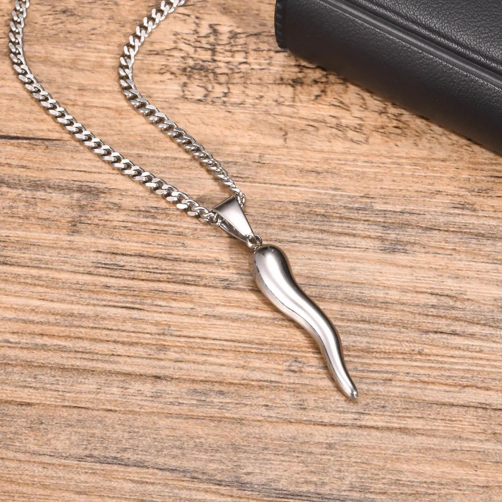 Flow Pendant Necklace