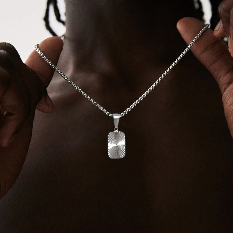 Radiante Tag Necklace